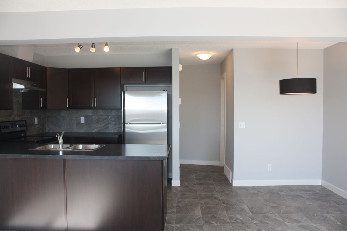 Calgary 3 bedrooms Townhouse for rent. Property photo: 103473-1