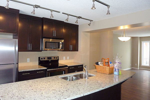 Calgary 2 + Den bedrooms Townhouse for rent. Property photo: 107965-3