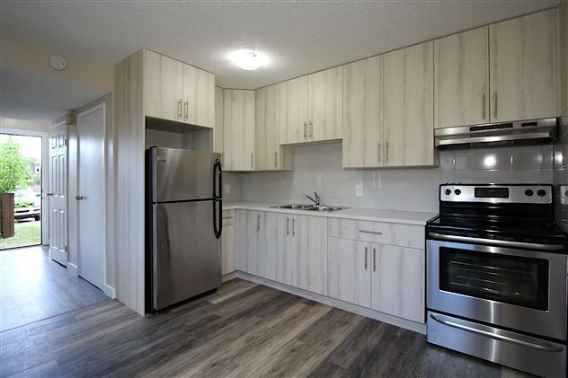 Calgary 2 bedrooms Townhouse for rent. Property photo: 109073-1