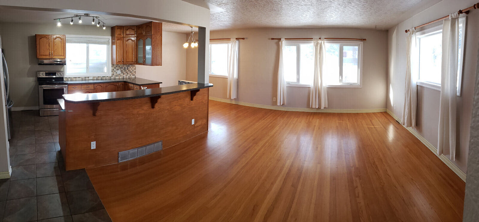 Calgary 4 bedrooms Main Floor for rent. Property photo: 10984-1
