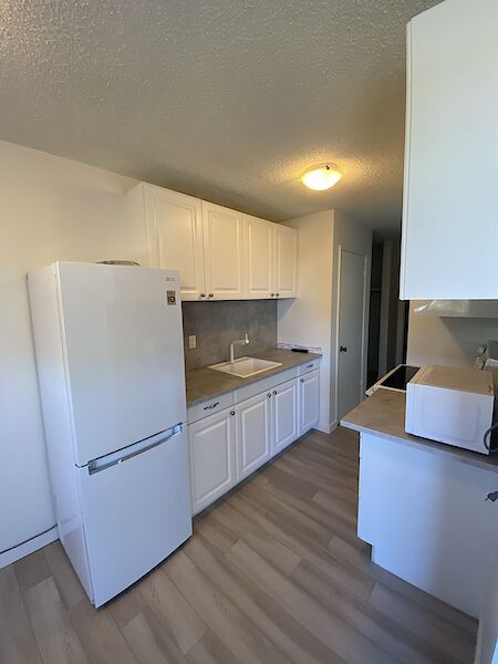 Calgary 1 bedroom Apartment for rent. Property photo: 111958-3