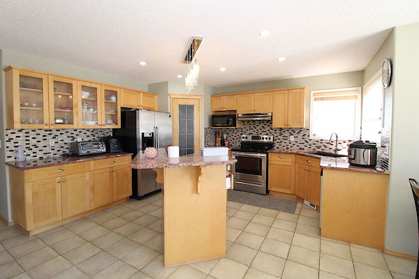 Calgary 4 bedrooms House for rent. Property photo: 113334-2