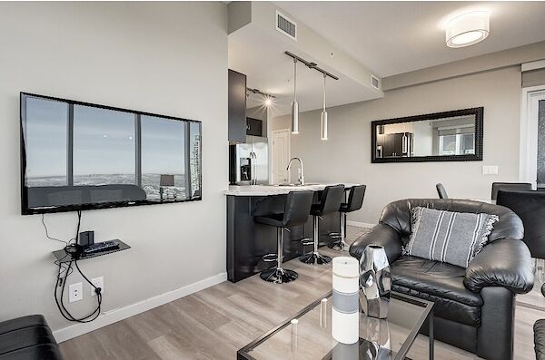 Calgary 2 bedrooms Condo Unit for rent. Property photo: 113694-2