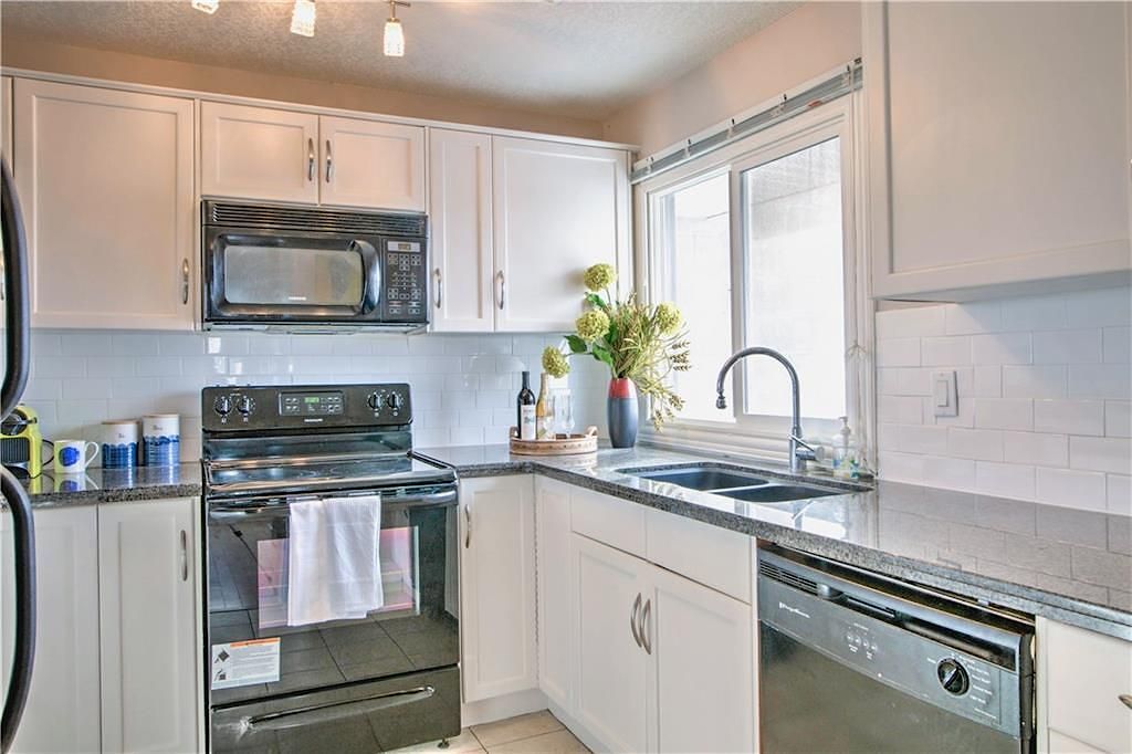 Calgary Pet Friendly Townhouse For Rent | Glamorgan | TWO BEDROOM ...