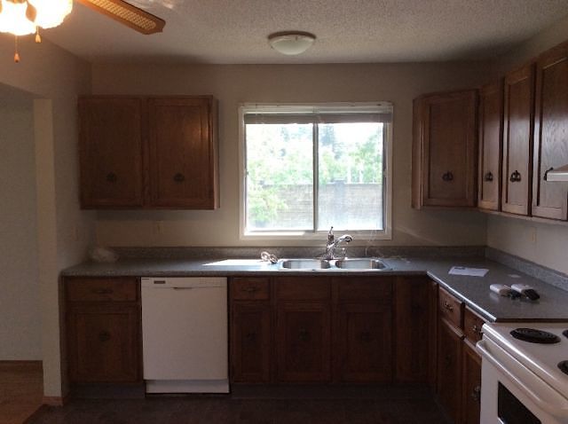 Calgary 2 bedrooms Shared for rent. Property photo: 124283-1
