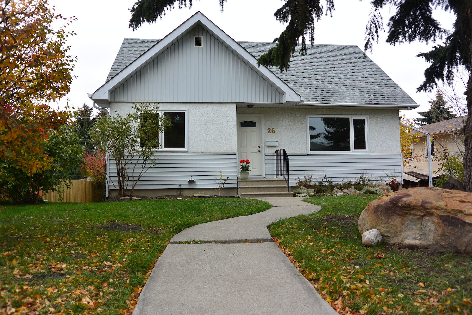 Calgary 4 bedrooms House for rent. Property photo: 126049-1