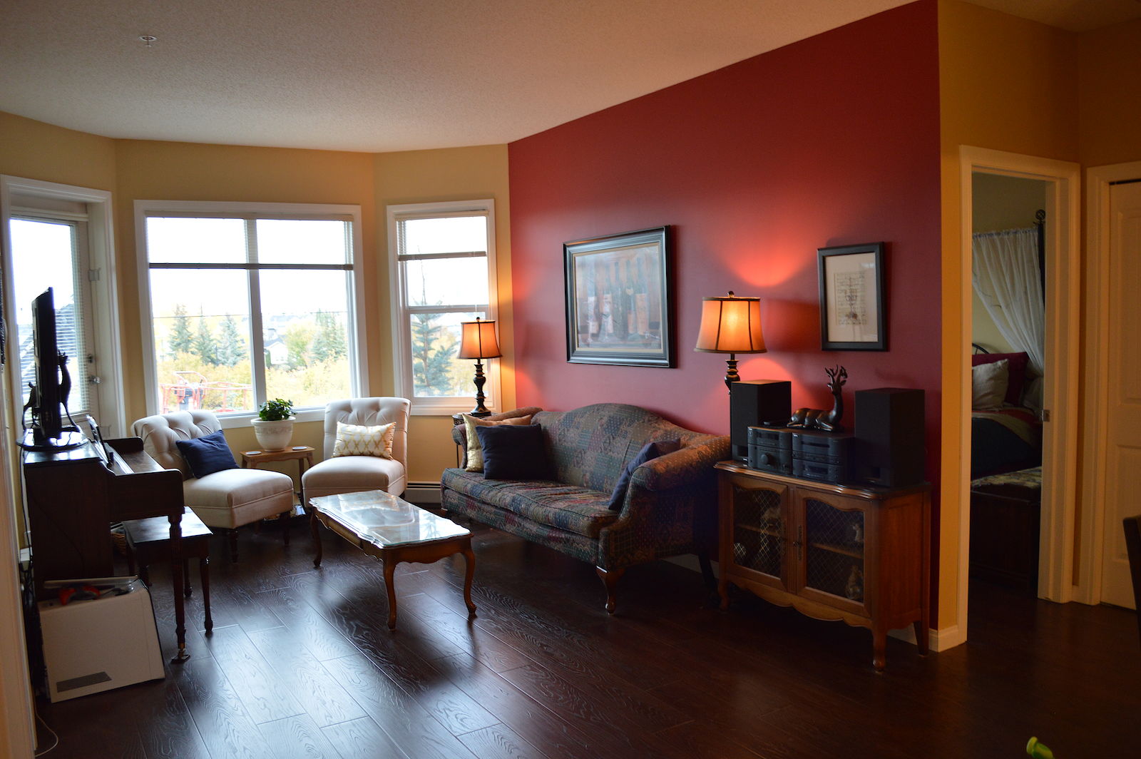 Calgary 2 bedrooms Condo Unit for rent. Property photo: 133390-1