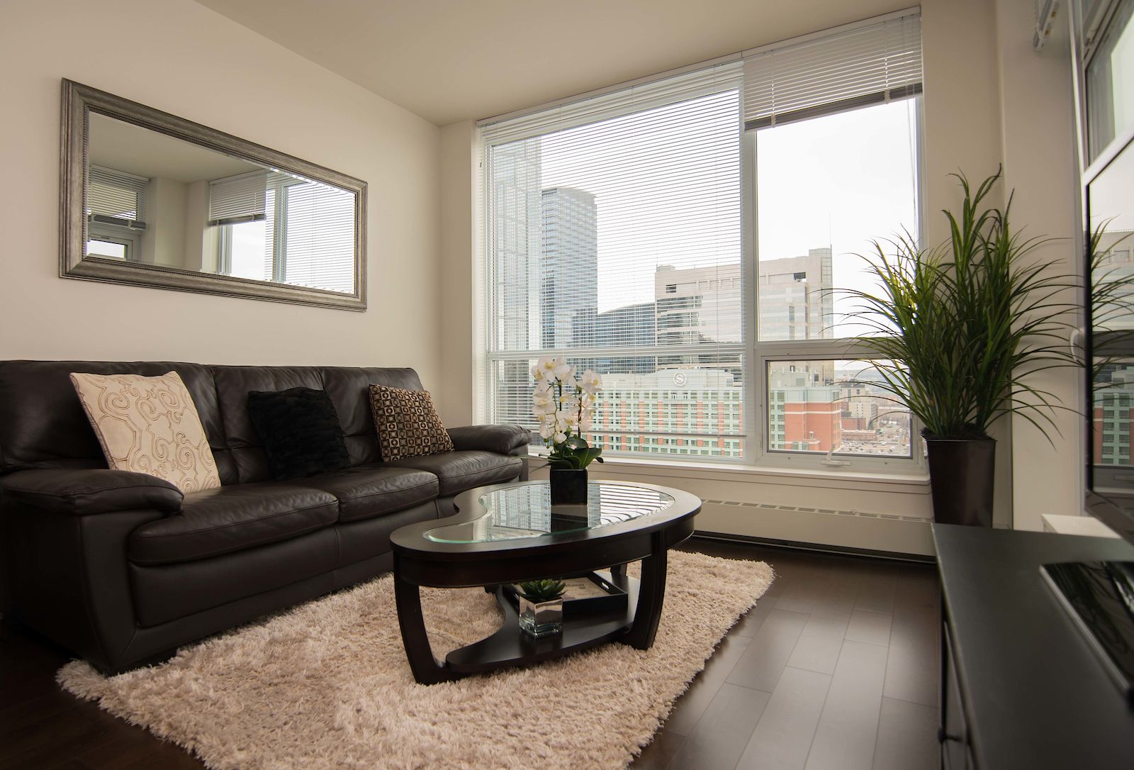 Calgary 1 bedroom Condo for rent. Property photo: 137006-1