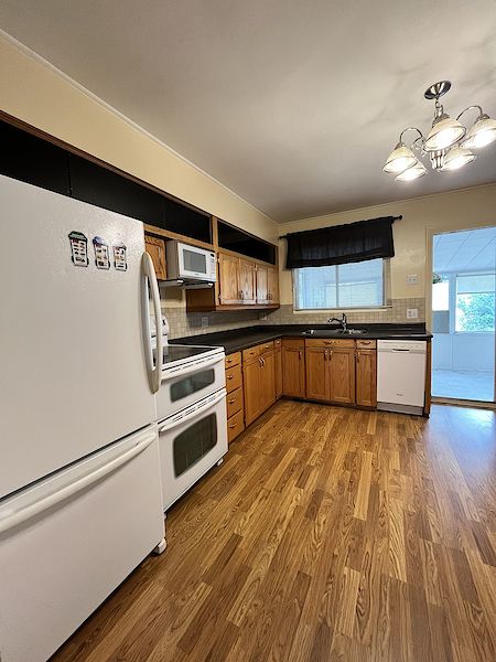 Calgary 3 bedrooms House for rent. Property photo: 137498-3