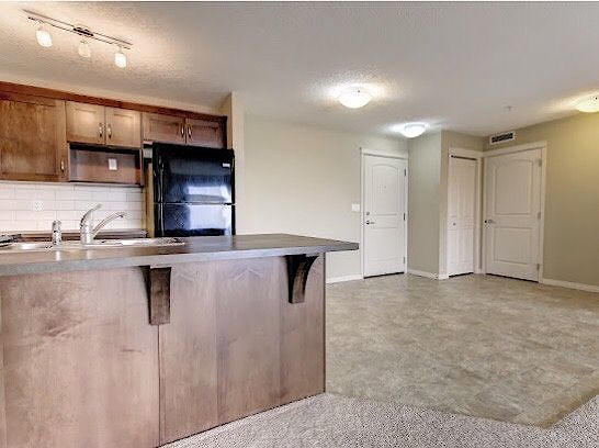 Calgary 2 bedrooms Condo Unit for rent. Property photo: 137611-3