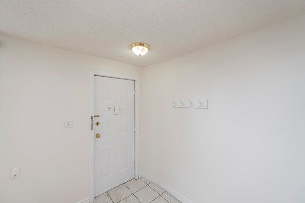 Calgary 1 + Den bedrooms Townhouse for rent. Property photo: 138448-3