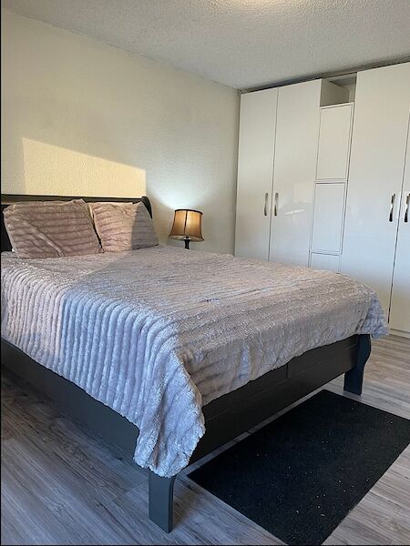 Calgary 1 bedroom Condo Unit for rent. Property photo: 13951-2