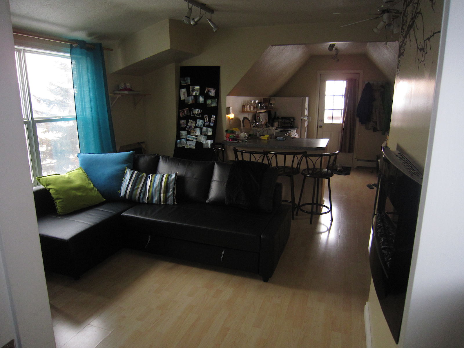Calgary 1 bedroom Apartment for rent. Property photo: 139575-1
