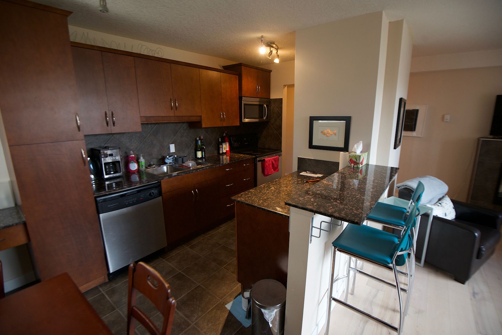 Calgary 2 bedrooms Condo Unit for rent. Property photo: 139778-1