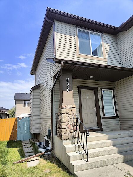 Calgary 3 bedrooms House for rent. Property photo: 140561-2
