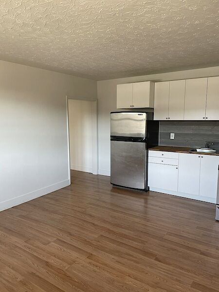 Calgary 1 bedroom Apartment for rent. Property photo: 140798-2