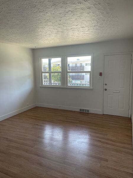 Calgary 1 bedroom Apartment for rent. Property photo: 140798-3