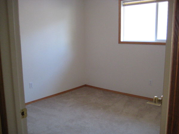 Strathmore 3 bedrooms Duplex for rent. Property photo: 141890-2