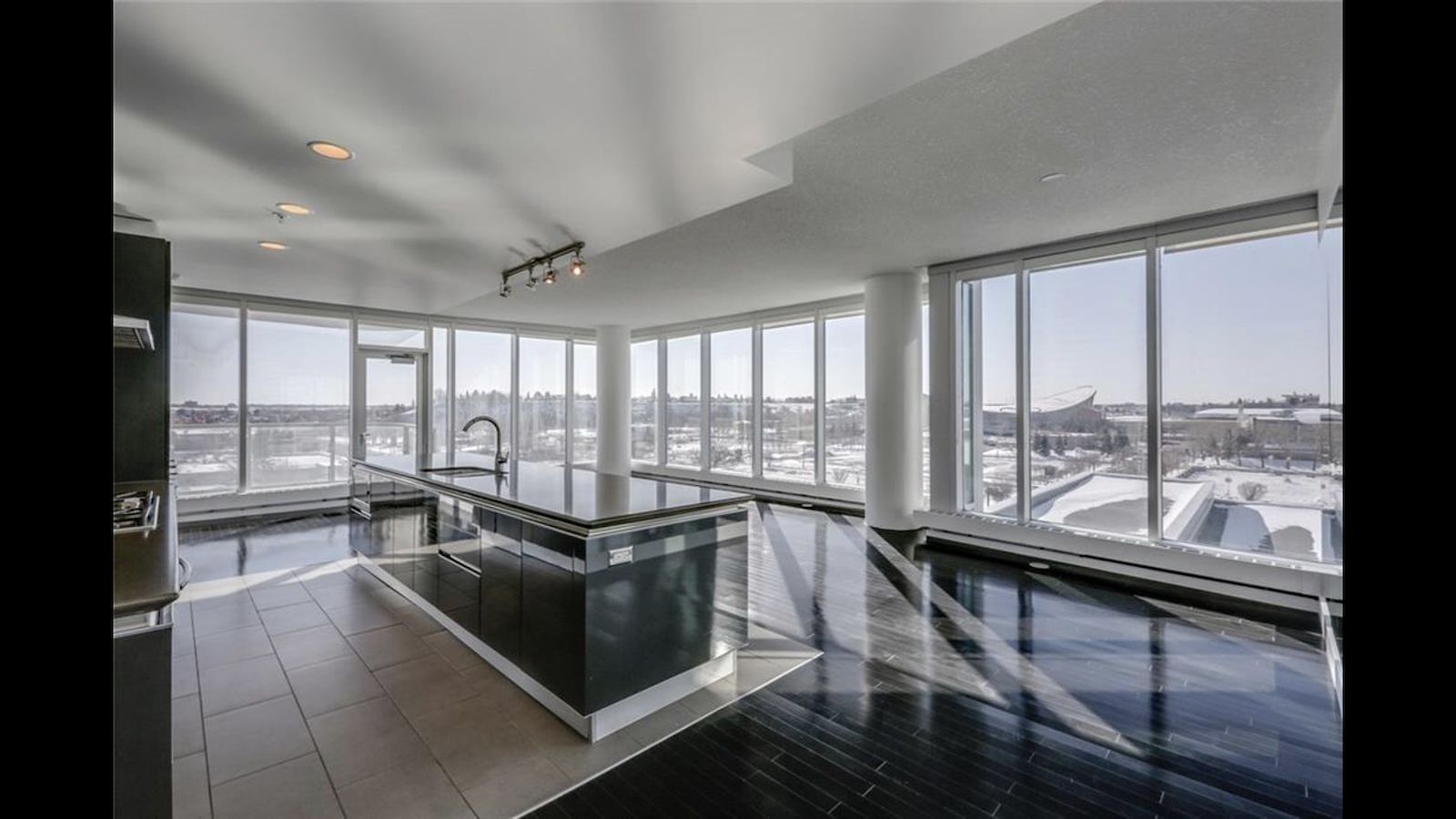 Calgary 2 bedrooms Apartment for rent. Property photo: 143056-1