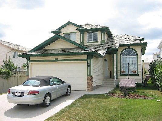 Calgary 3 bedrooms House for rent. Property photo: 144167-1