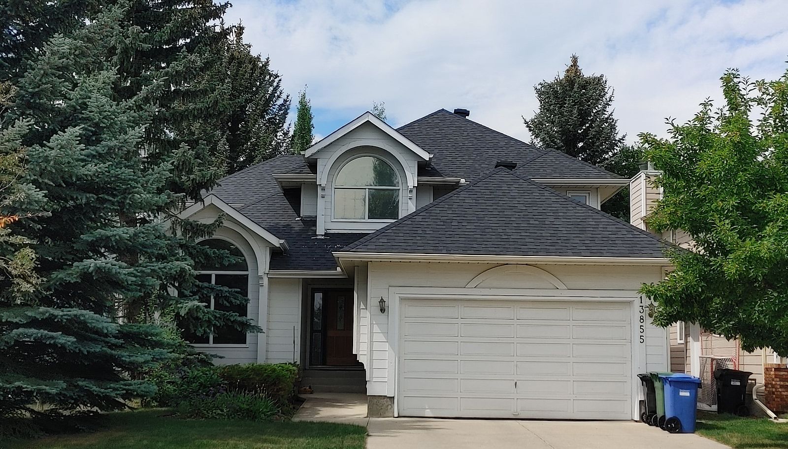 Calgary 5 bedrooms House for rent. Property photo: 144452-1
