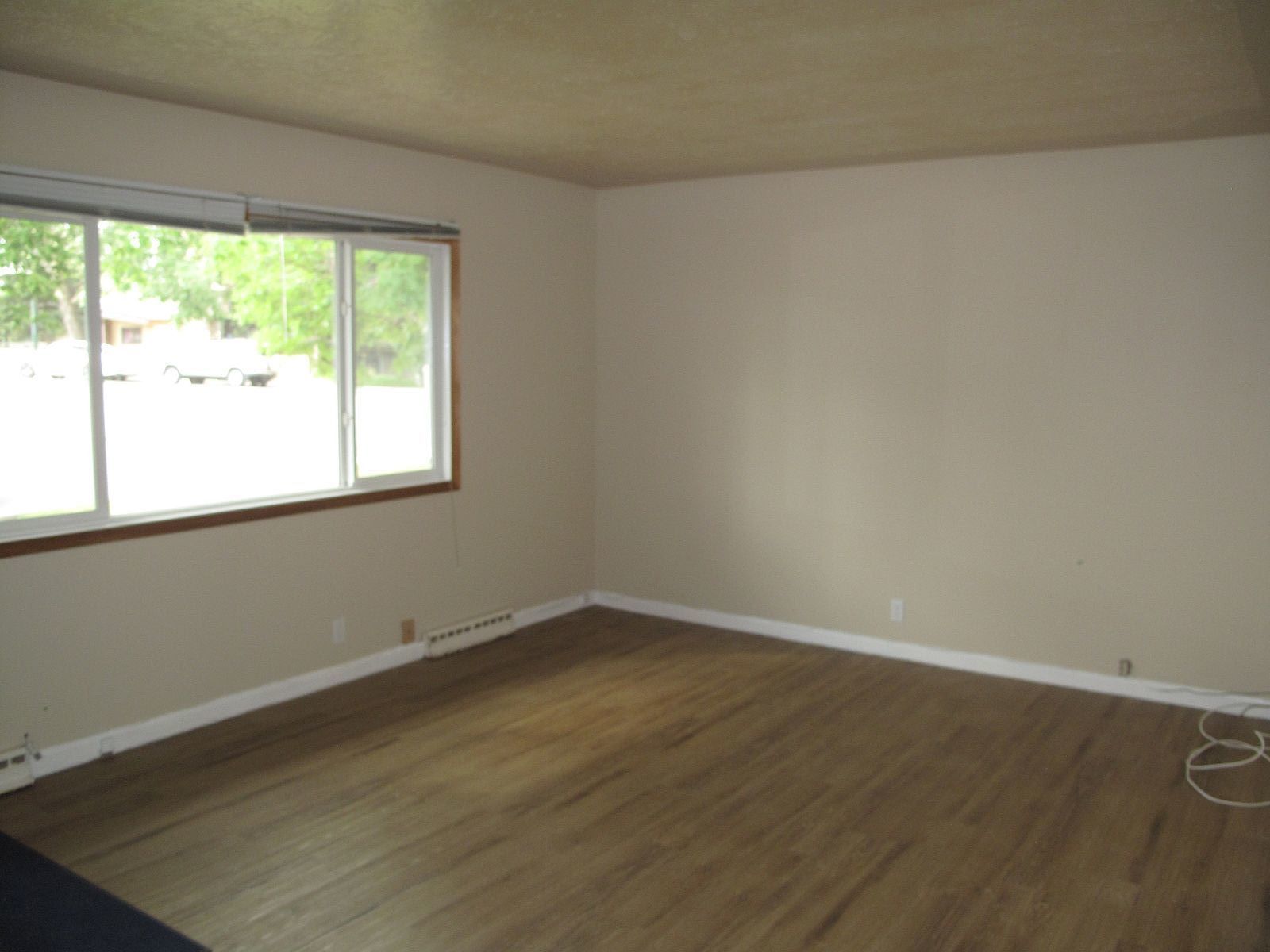Calgary 3 bedrooms Main Floor for rent. Property photo: 16033-1
