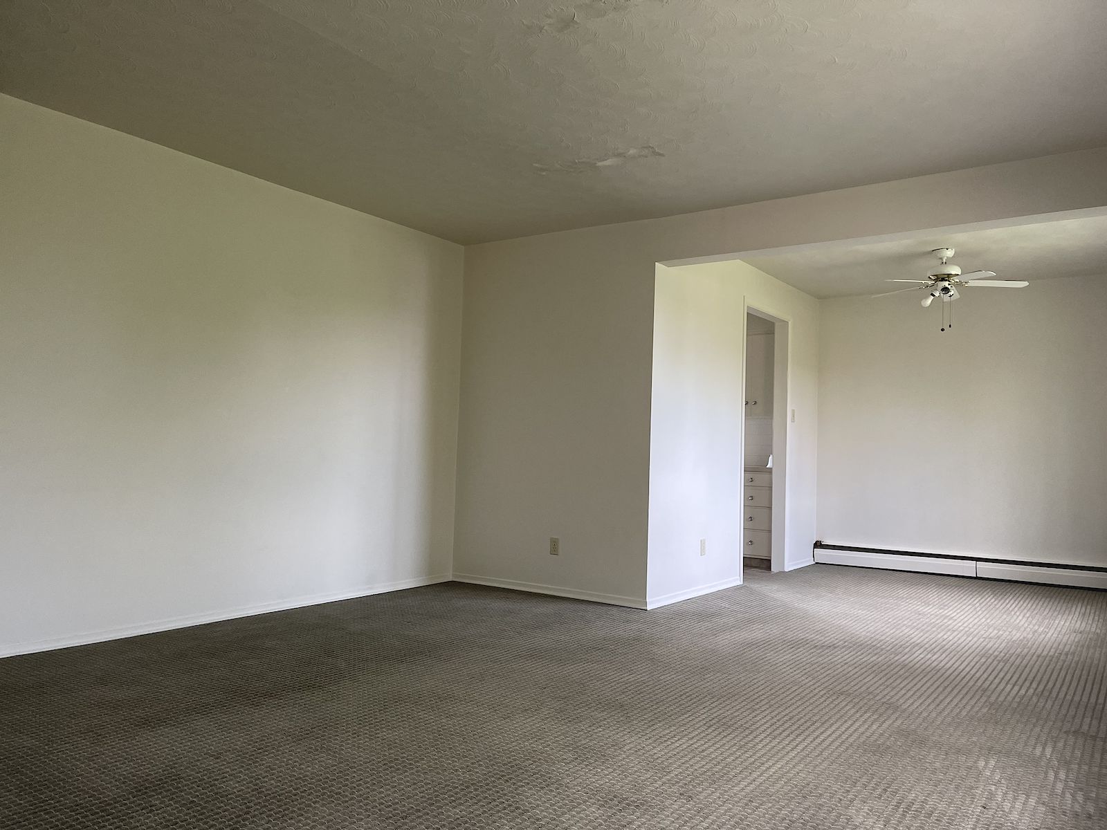 Calgary 2 bedrooms Apartment for rent. Property photo: 17327-1