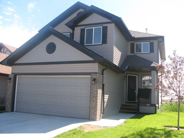 Okotoks 3 bedrooms House for rent. Property photo: 18696-1