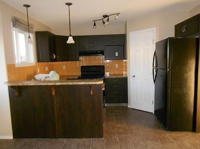 Okotoks 3 bedrooms House for rent. Property photo: 18696-2