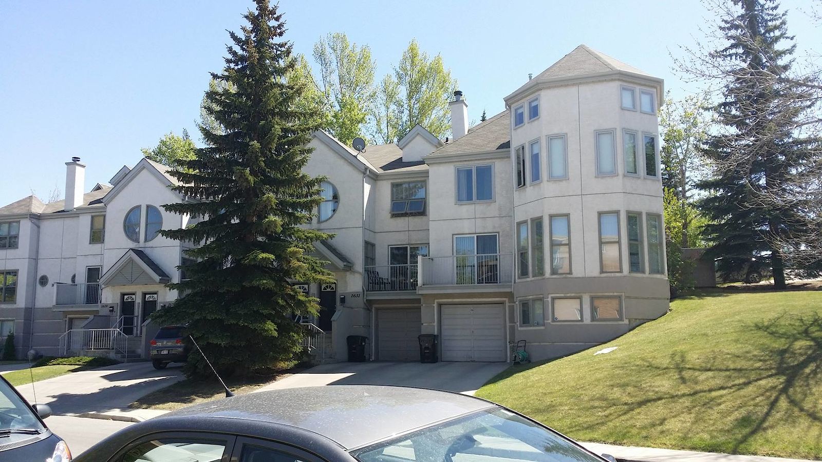 Calgary 2 bedrooms Townhouse for rent. Property photo: 23525-1