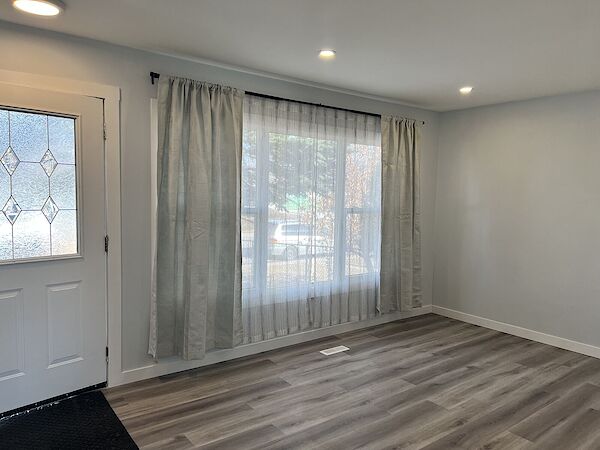 Calgary 3 bedrooms Main Floor for rent. Property photo: 25024-2