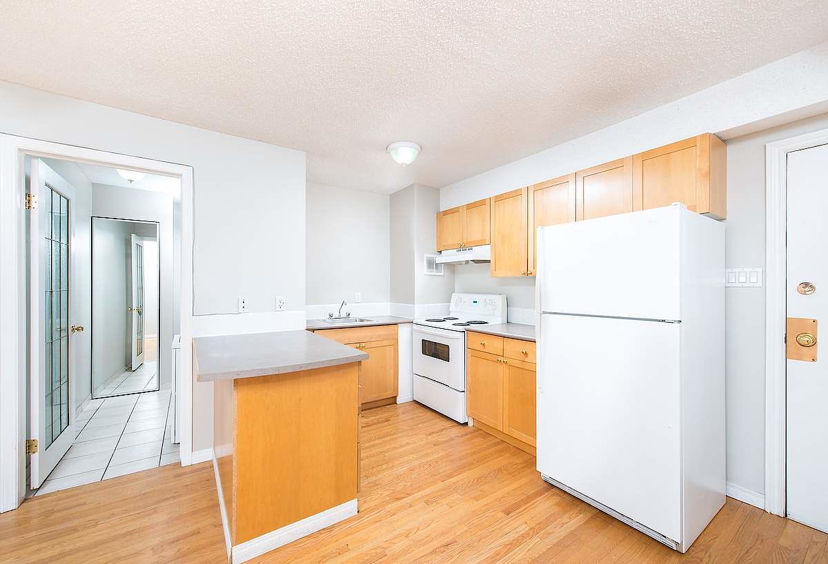 Edmonton Pet Friendly Apartment For Rent Downtown The Residence ID 252253 RentFaster.ca