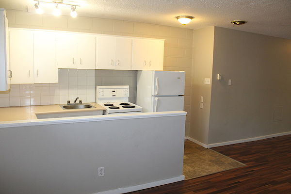Calgary bachelor bedrooms Apartment for rent. Property photo: 2592-2