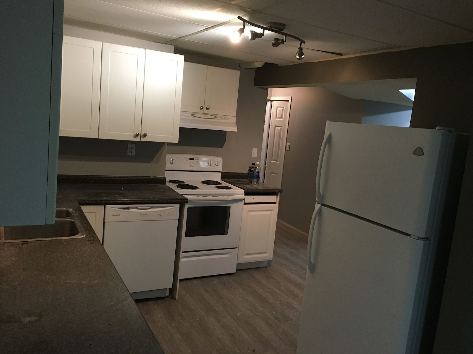 Edmonton 2 bedrooms Basement for rent. Property photo: 260043-1