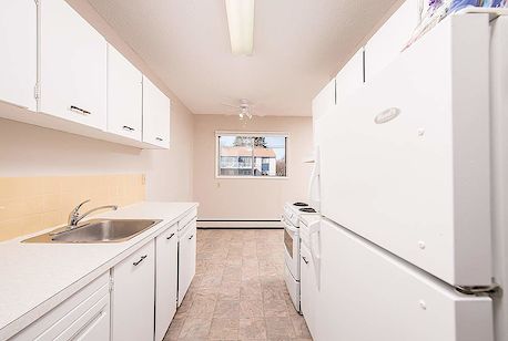 Edmonton 2 bedrooms Apartment for rent. Property photo: 260201-2