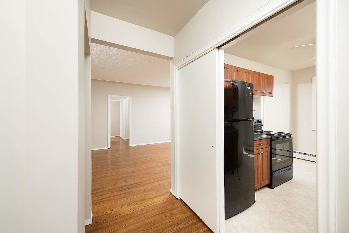 Edmonton 1 bedrooms Apartment for rent. Property photo: 260217-1