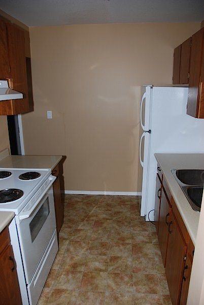 Camrose 1 bedroom Apartment for rent. Property photo: 264027-2
