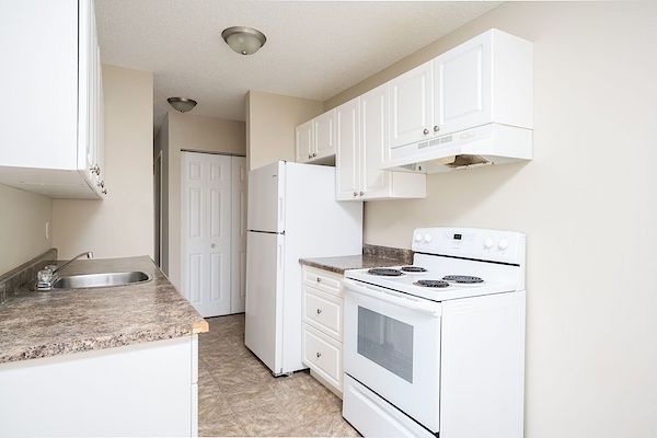 Fort McMurray 2 bedrooms Apartment for rent. Property photo: 267087-2