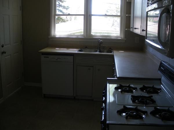 Edmonton 4 bedrooms House for rent. Property photo: 267312-2