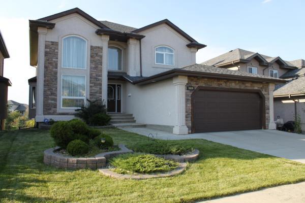 Front+yard Edmonton 6 + Den bedrooms House for rent. Property photo: 268150-1