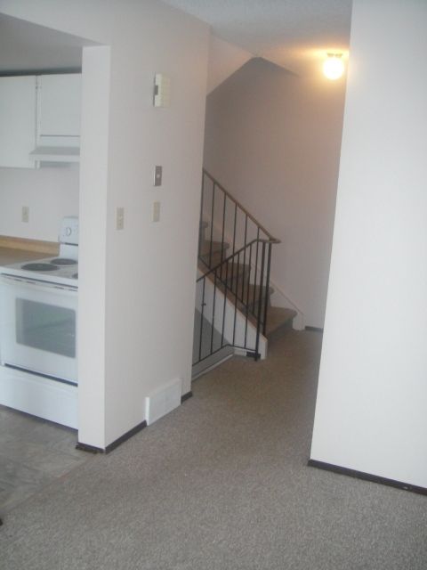 Edmonton 2 bedrooms Townhouse for rent. Property photo: 269690-1