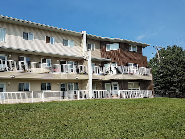 Slave Lake 3 bedrooms Apartment for rent. Property photo: 270449-2
