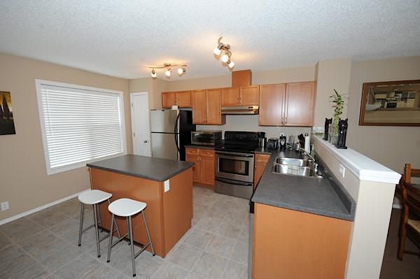 Edmonton 3 bedrooms Townhouse for rent. Property photo: 272793-3