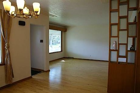 Edmonton 3 bedrooms Main Floor for rent. Property photo: 280496-2