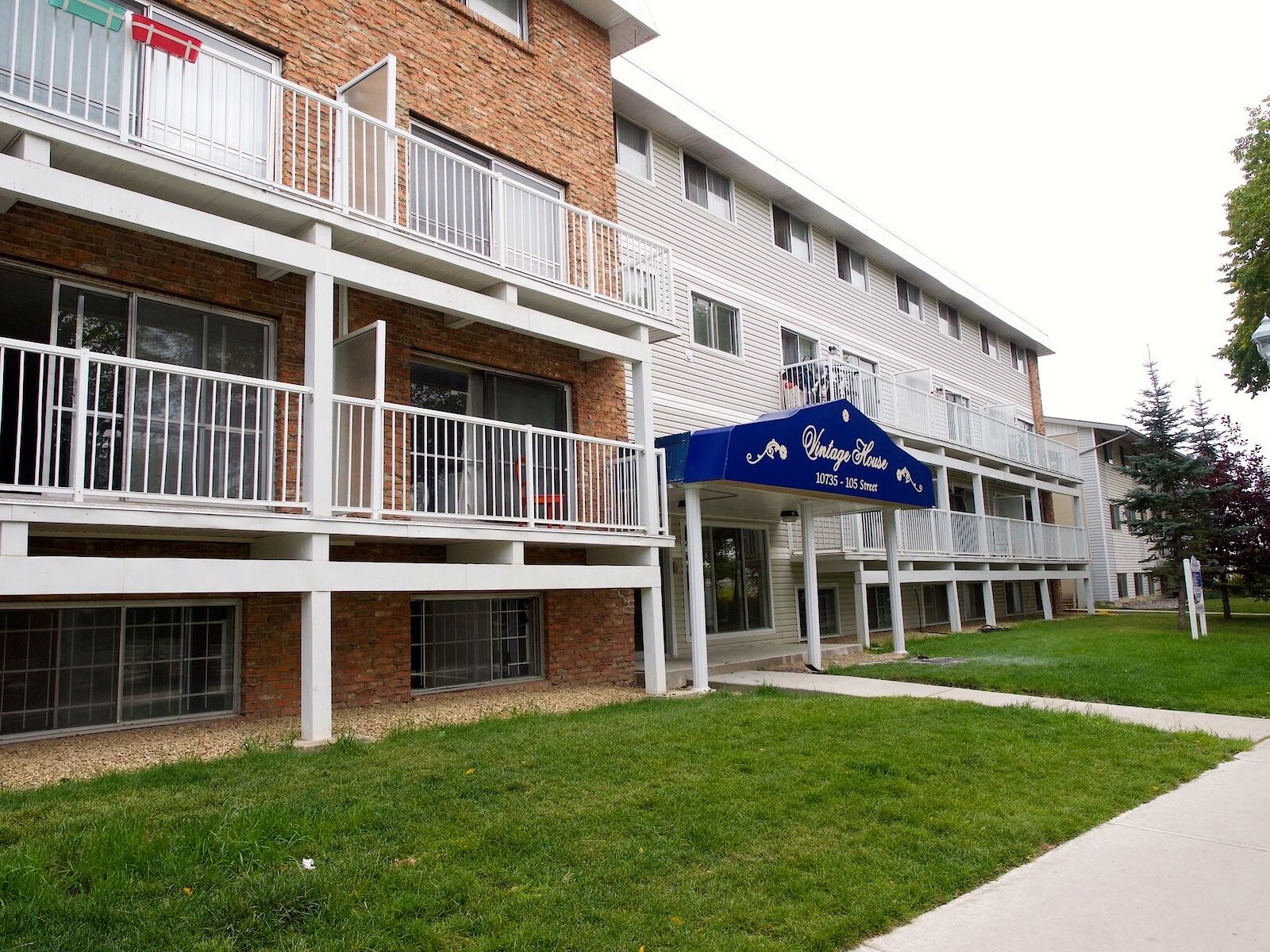 Edmonton 2 bedrooms Apartment for rent. Property photo: 283295-1