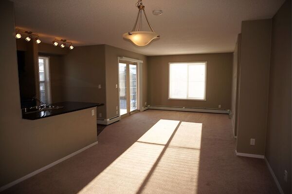 Edmonton 2 + Den bedrooms Condo Unit for rent. Property photo: 287519-3