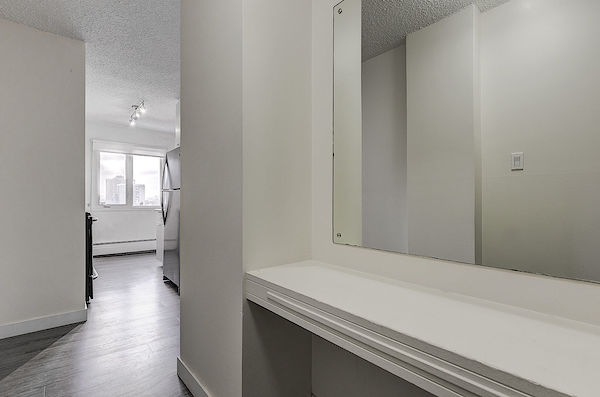 Edmonton 1 bedrooms Apartment for rent. Property photo: 288648-2