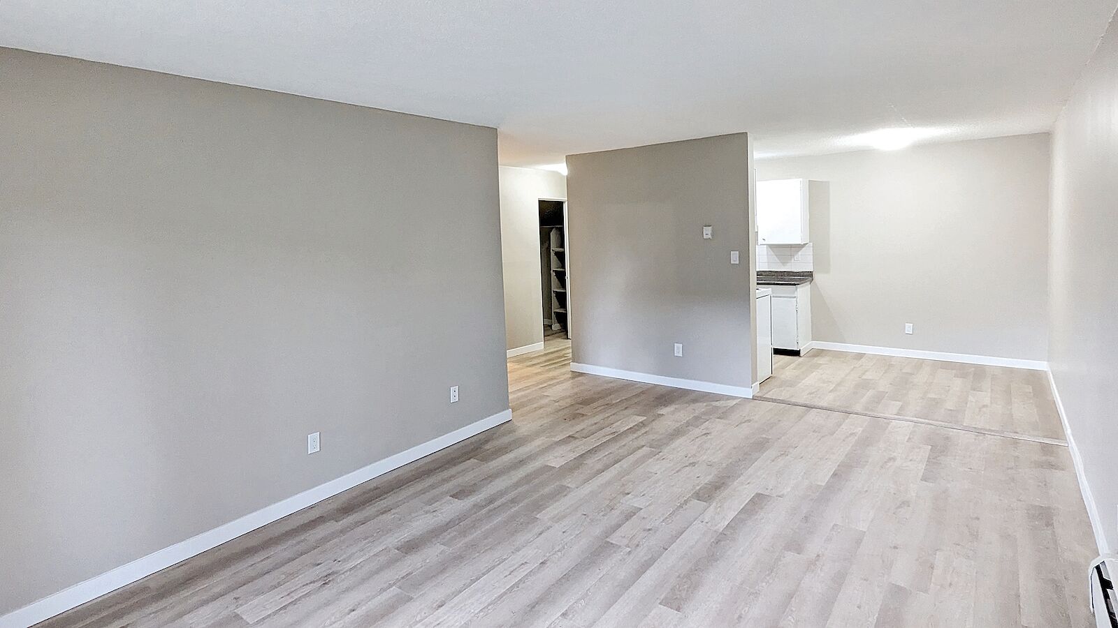 Surrey 1 bedrooms Apartment for rent. Property photo: 289239-1