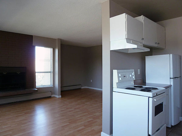 Surrey bachelor bedrooms Apartment for rent. Property photo: 289243-3