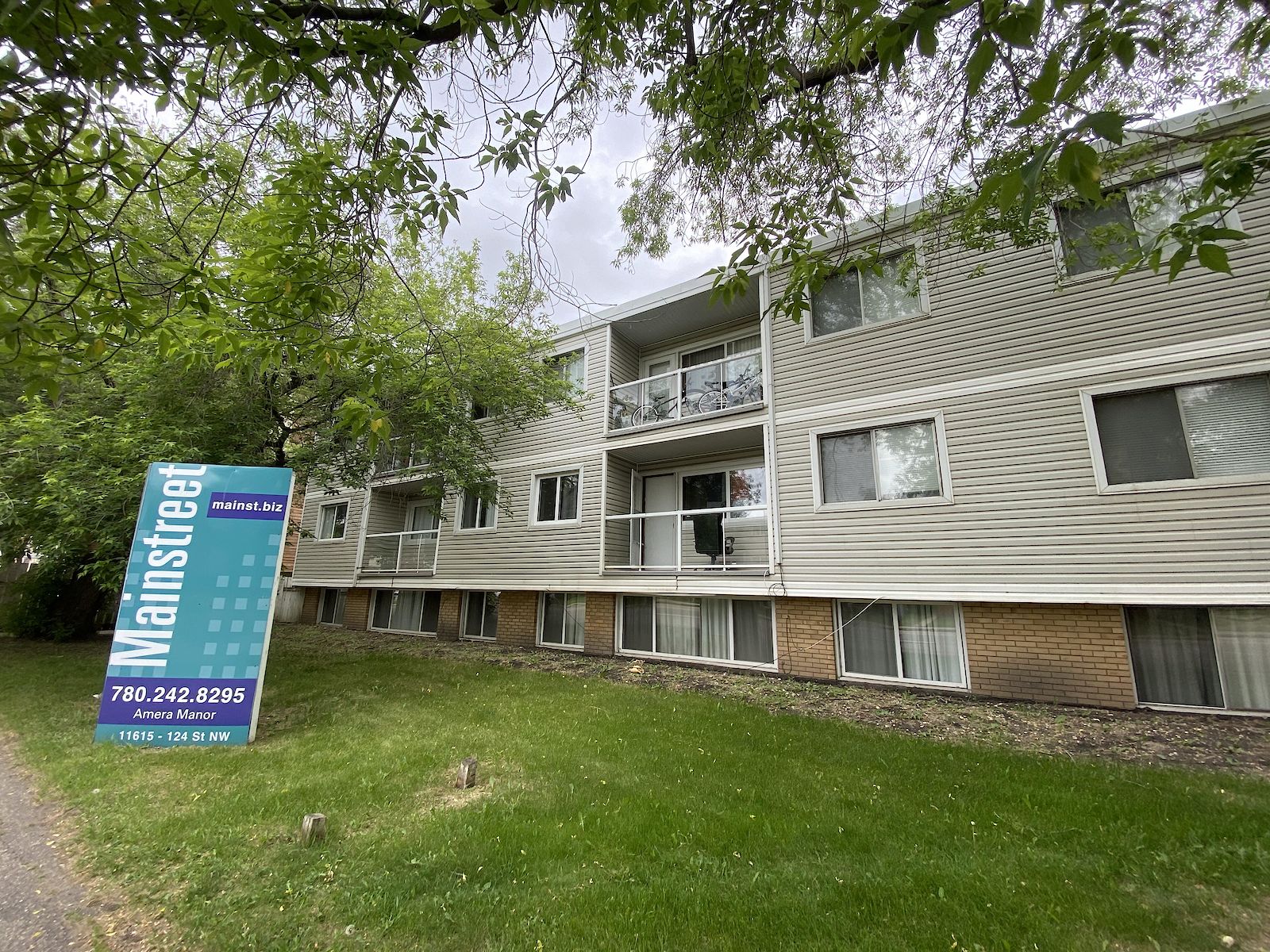 Edmonton bachelor bedrooms Apartment for rent. Property photo: 289263-1